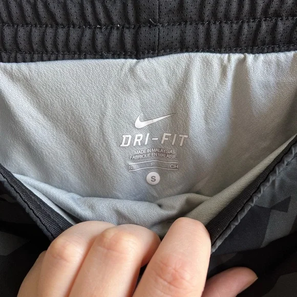 Nike Dri-Fit Running Shorts in Gray Geo Pattern and Blue - Picture 3 of 6